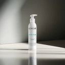 5203-essentielle-oleo-desmaquillante-total-make-up-remover-atache.png